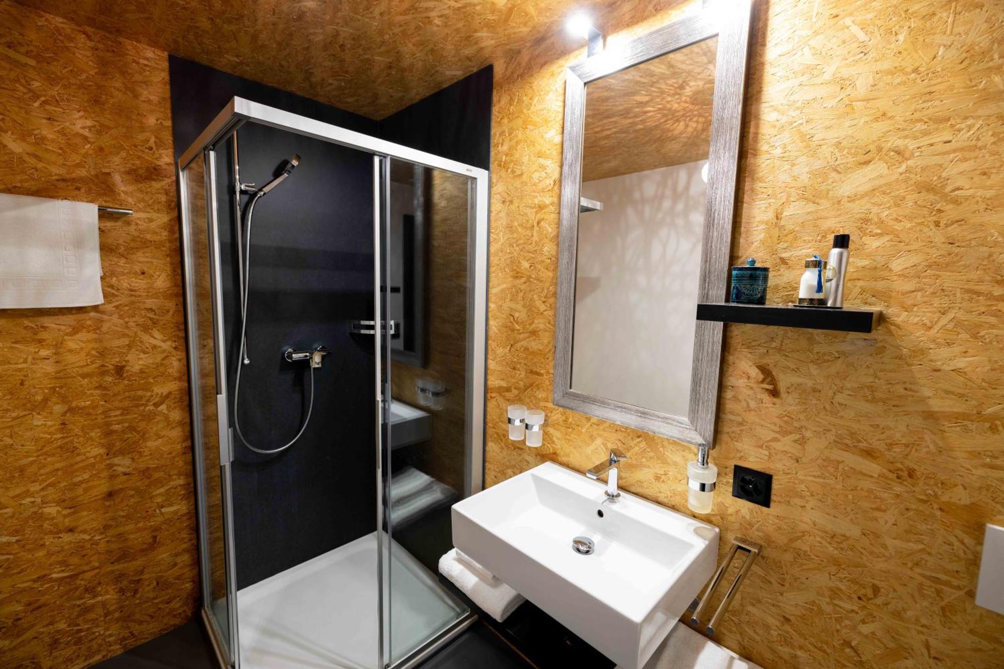 B&B La Forge De Diogne ครองส์มอนตานา ภายนอก รูปภาพ