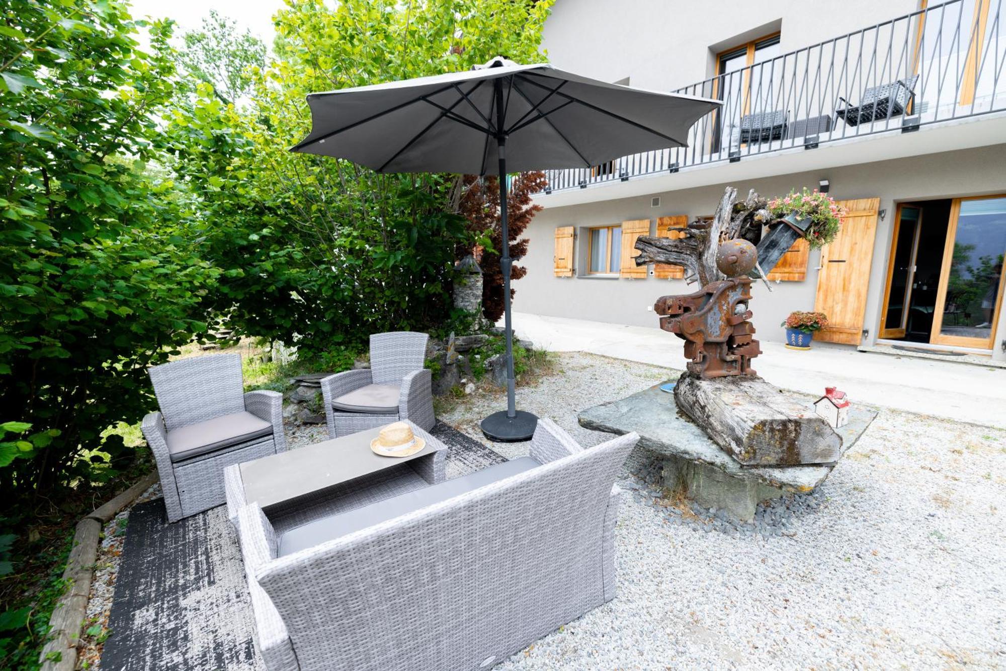 B&B La Forge De Diogne ครองส์มอนตานา ภายนอก รูปภาพ